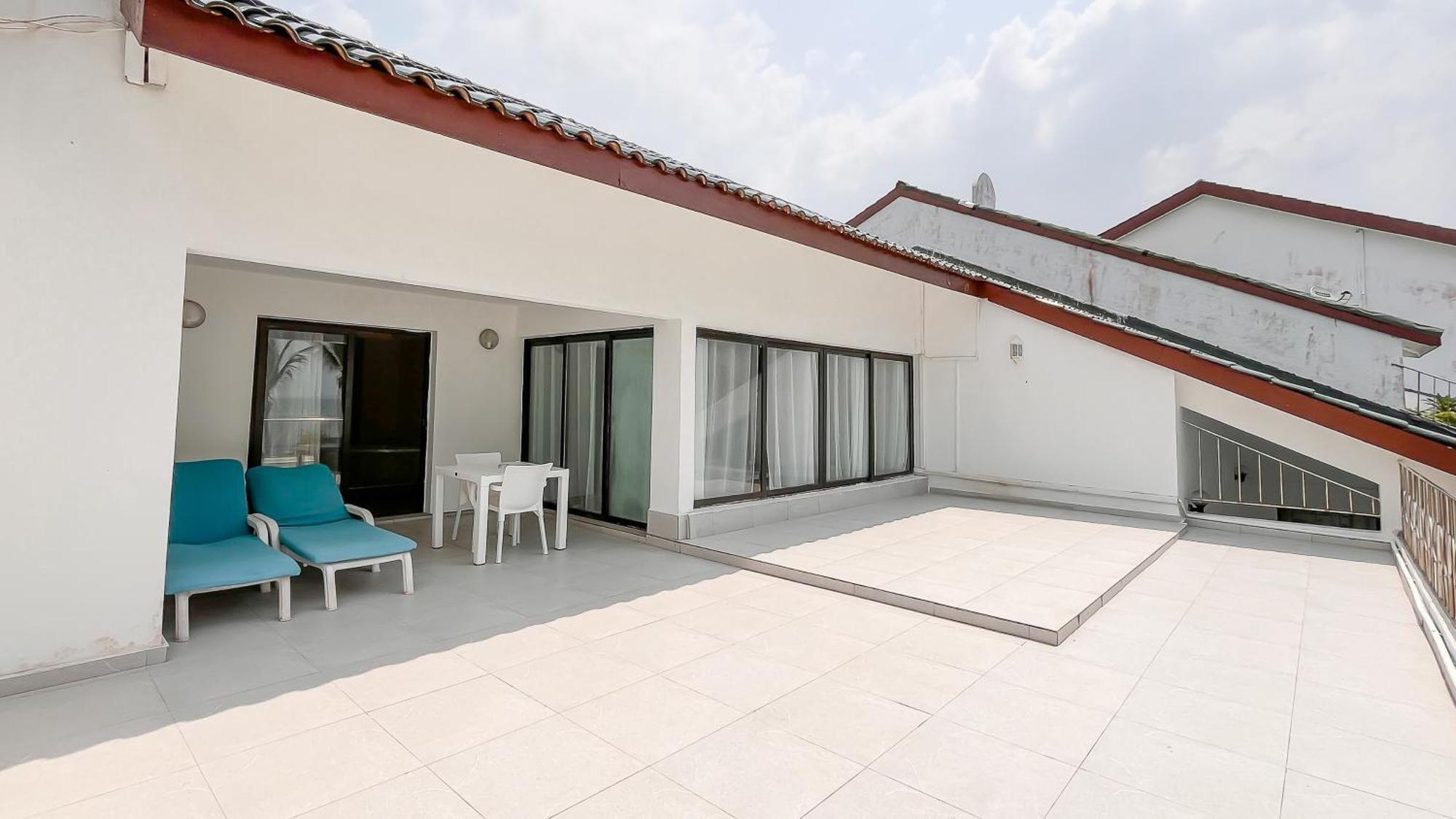 Residence Hoteliere Oceane Либревил Екстериор снимка