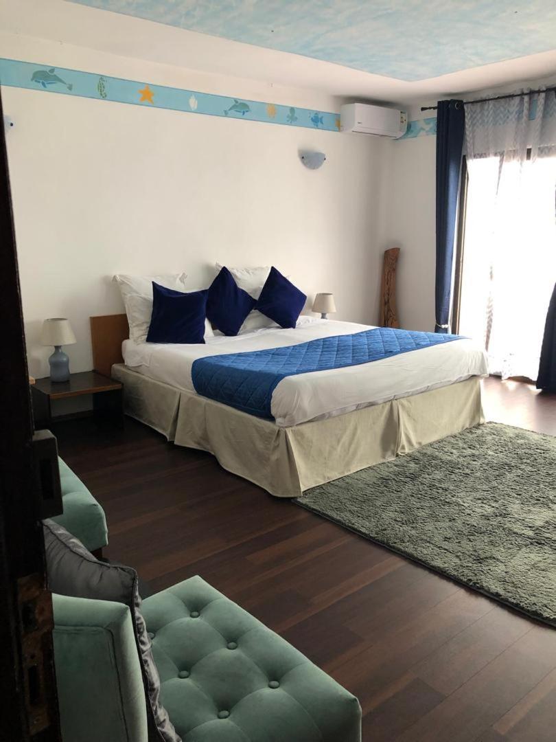 Residence Hoteliere Oceane Либревил Екстериор снимка